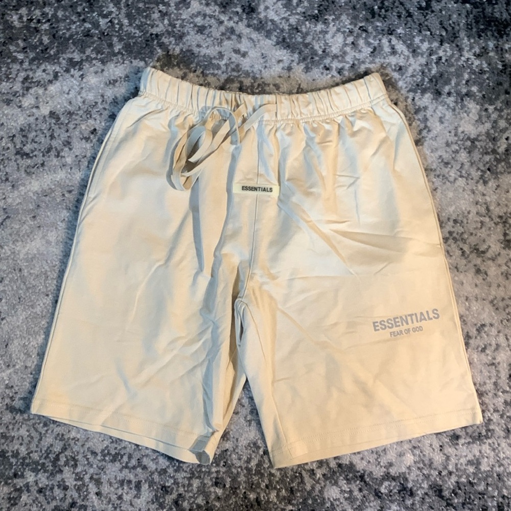 Essentials Fear of God Apricot Crème Cotton Logo Shorts Men’s small medium Large